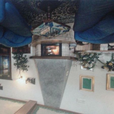 Hotel Cristallo Cerreto Laghi Bagian luar foto