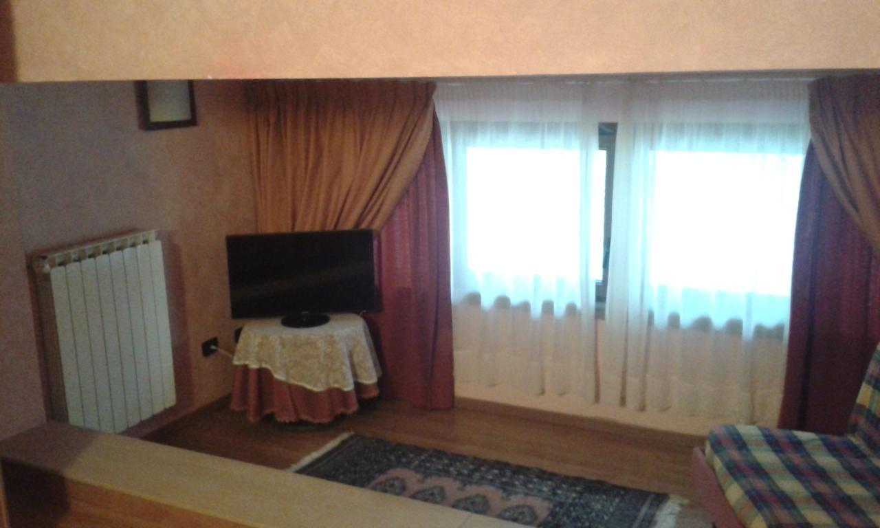 Hotel Cristallo Cerreto Laghi Bagian luar foto