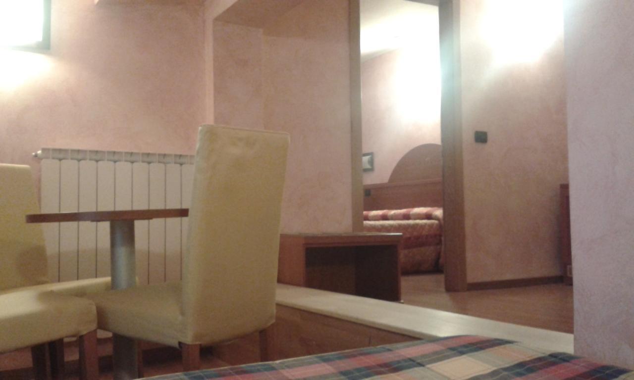 Hotel Cristallo Cerreto Laghi Bagian luar foto